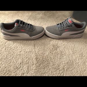 Like new Puma sneakers
